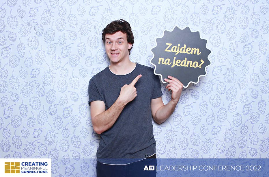 fotokoutek-konference-praha-aei-leadership-conference-5-5-2022-767355