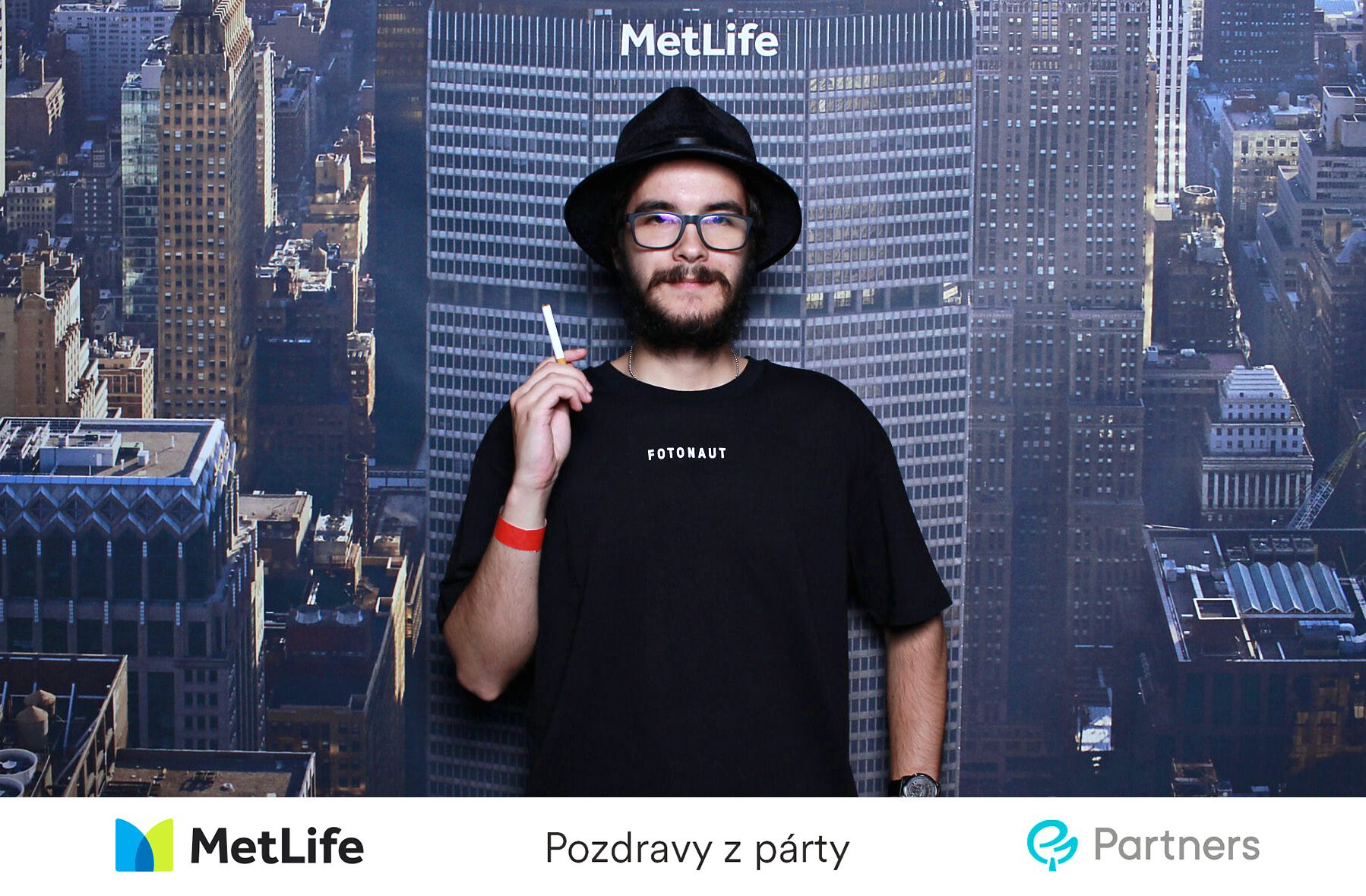 fotokoutek-firemni-vecirek-praha-metlife-9-6-2022-777034