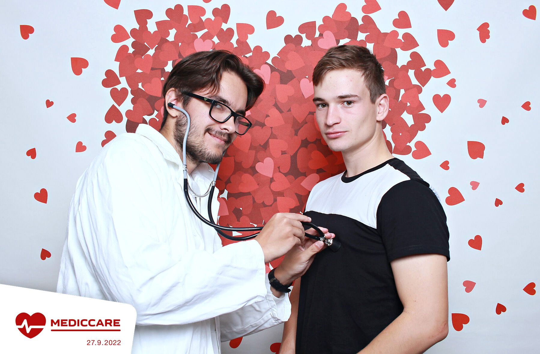 fotokoutek-firemni-vecirek-praha-mediccare-27-9-2022-800939