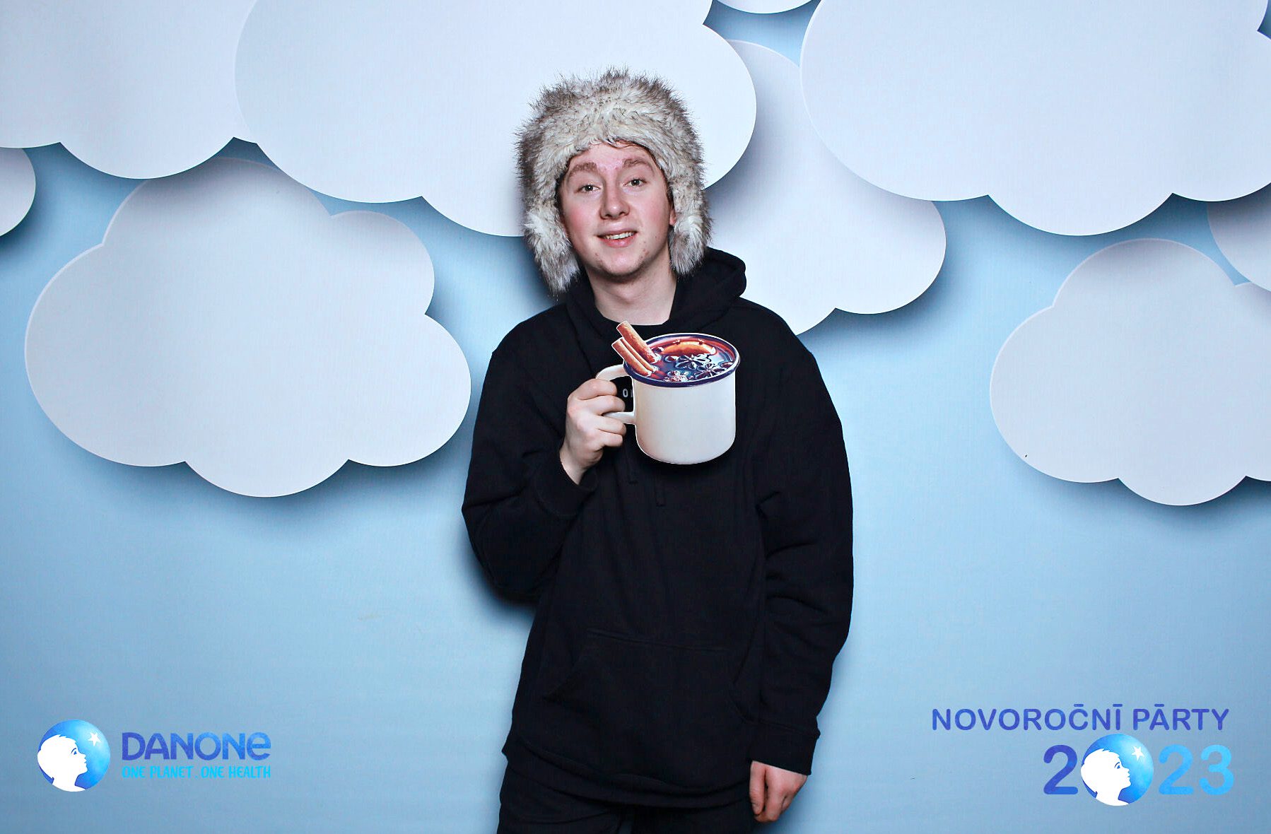 fotokoutek-firemni-vecirek-danone-novorocni-party-12-1-2023-825469